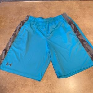 Men’s Under Armour shorts size large